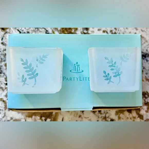PartyLite SQUARE PAIR Frosted Botanical Votive Holders_(Pair) P7235 - Picture 2 of 7